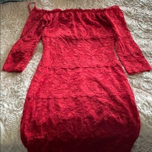 Bodycon red lace dress